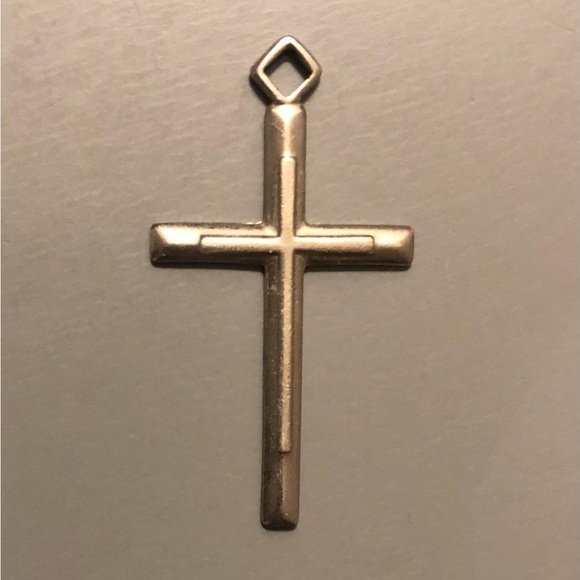 Sterling Silver Cross Pendant Stamped 925 - Picture 4 of 7